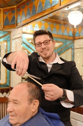 Genova, nuova gestione per storica barbiere Vico Caprettari - To