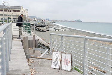 Genova, Voltri - la spiaggia e il litorale - il termine della nu