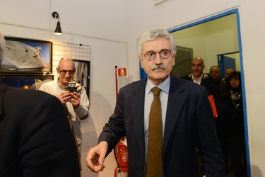 Genova, sala CAP - Massimo D'Alema presenta nuovo soggetto polit