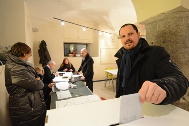 Genova - primarie PD - il seggio in vico Croce Bianca