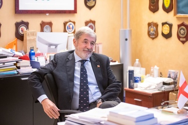 Genova, palazzo Tursi - intervista al sindaco Marco Bucci nel su