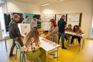 Genova, scuola Garaventa in piazza delle Erbe - al voto per le e