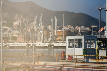Genova, Multedo, porto petroli - lieve incidente senza conseguen