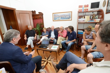 Genova - Voltri - gruppo cittadini interessati a economia e fisc