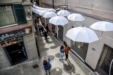ombrelli bianchi via Luccoli 16042018-1492