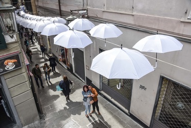 ombrelli bianchi via Luccoli 16042018-1498