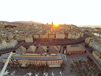 Genova - fotografia con drone e gopro - sopra il porto antico e 