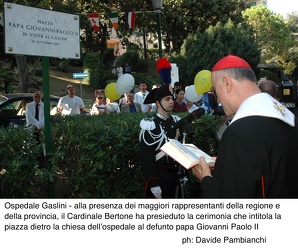 Genova - cardinale Tarcisio Bertone presso ospedale Gaslini 