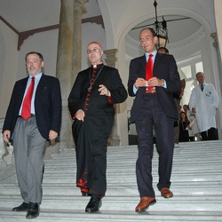 Seg. Stato Vaticano Tarcisio Bertone benedice atrio Galliera