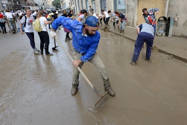 Genova - alluvione 2014 - Claudio Puglia, venuto da Alassio per 