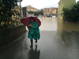 Genova, Valpolcevera - ancora molte strade bloccate