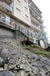 Genova, Pra - via Villini Negrone 18A - palazzo sgomberato, fran