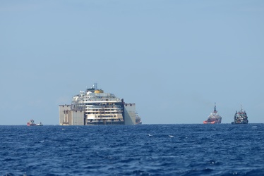 Costa Concordia - secondo giorno di navigazione verso Genova - i