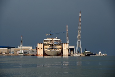Genova, porto - nave Concordia, relitto di quella che fu la Cost