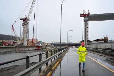 Genova, avanzamento lavori nuovo ponte - trasferimento campata i