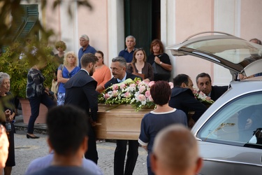 Genova, serra Ricco - i funerali di un ragazzo morto durante la 