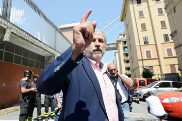 Genova - i sopralluoghi dei politici a tre giorni dalla tragedia