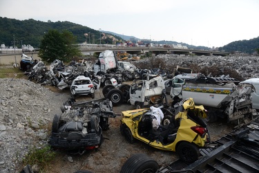 Genova, Bolzaneto  - area in cui sono accumulati i resti del cro