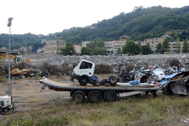 Genova, Bolzaneto  - area in cui sono accumulati i resti del cro