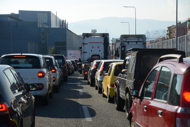 Genova - la complessa situazione del traffico a poco meno di un 