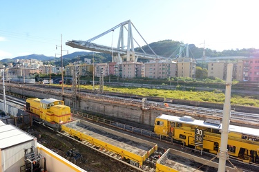 Genova, Ponte Morandi - i lavori sulla linea ferroviaria a un me