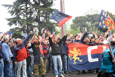 Genova - corteo tifosi genoani