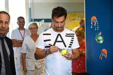 Genova, ospedale Gaslini - il campione di tennis Fabio Fognini i