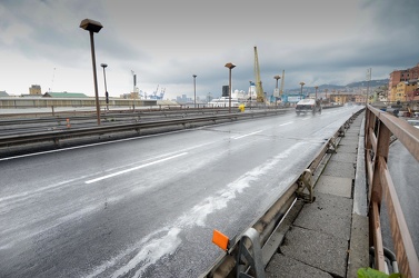 Genova - strada sopraelevata pioggia