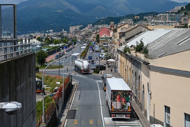 Genova, ennesima giornata di traffico intenso dal centro a ponen