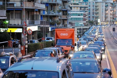 Genova - Corso Europa inquinata con traffico