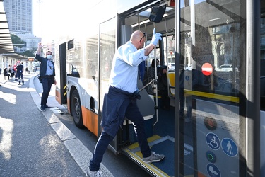 Genova - emergenza covid fase 2 - situazione autobus 