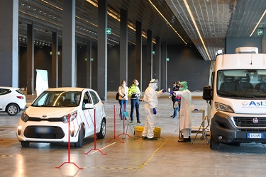 Genova, Fiera, padiglione Nouvel - controlli drive in tamponi pe