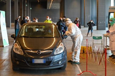 Genova, Fiera, padiglione Nouvel - controlli drive in tamponi pe