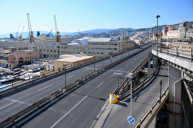 Genova - emergenza coronavirus - citta deserta - si avvicina il 