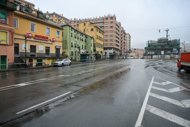 Genova, secondo giorno dopo stretta emergenza coronavirus