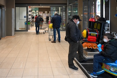 Genova, secondo giorno dopo stretta emergenza coronavirus