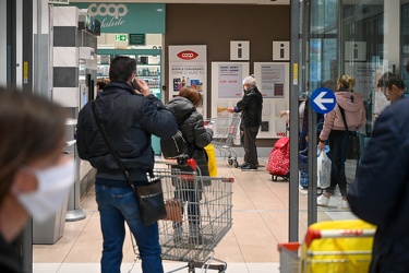 Genova, secondo giorno dopo stretta emergenza coronavirus