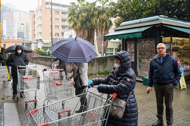 Genova, secondo giorno dopo stretta emergenza coronavirus