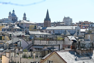 Genova - domenica mattina sui tetti del centro storico dopo stre