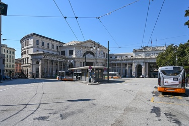 Genova - un'altra giornta di emergenza coronavirus, mercoledi 18