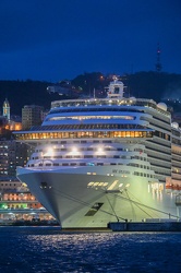 Genova, Stazione Marittima - ormeggiata nave crociera MSC Splend