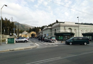 Genova, cimitero Staglieno - mattina congestionata a causa della