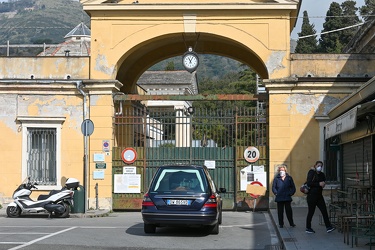 Genova, cimitero Staglieno - mattina congestionata a causa della