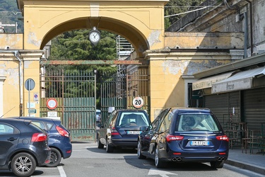 Genova, cimitero Staglieno - mattina congestionata a causa della