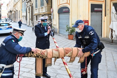 Genova, palazzo Tursi - osservato un minuto di silenzio in ricor