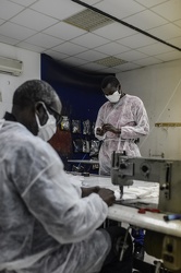 emergenza coronavirus sartoria ndongo mascherine 30032020-1401