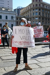 Genova - manifestazione operatrici delle mense scolastiche e uni