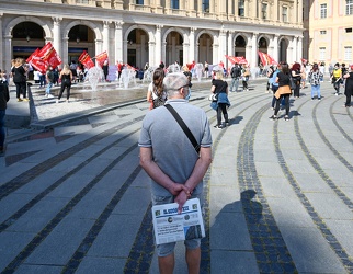 Genova - manifestazione operatrici delle mense scolastiche e uni