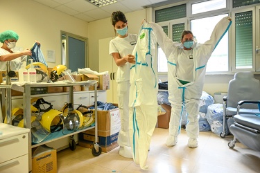 Genova Voltri, Ospedale San Carlo - situazione fase 2, lento rit