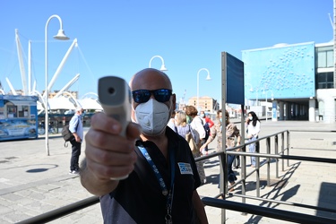 Genova - primo giorno di riapertura per l'acquario